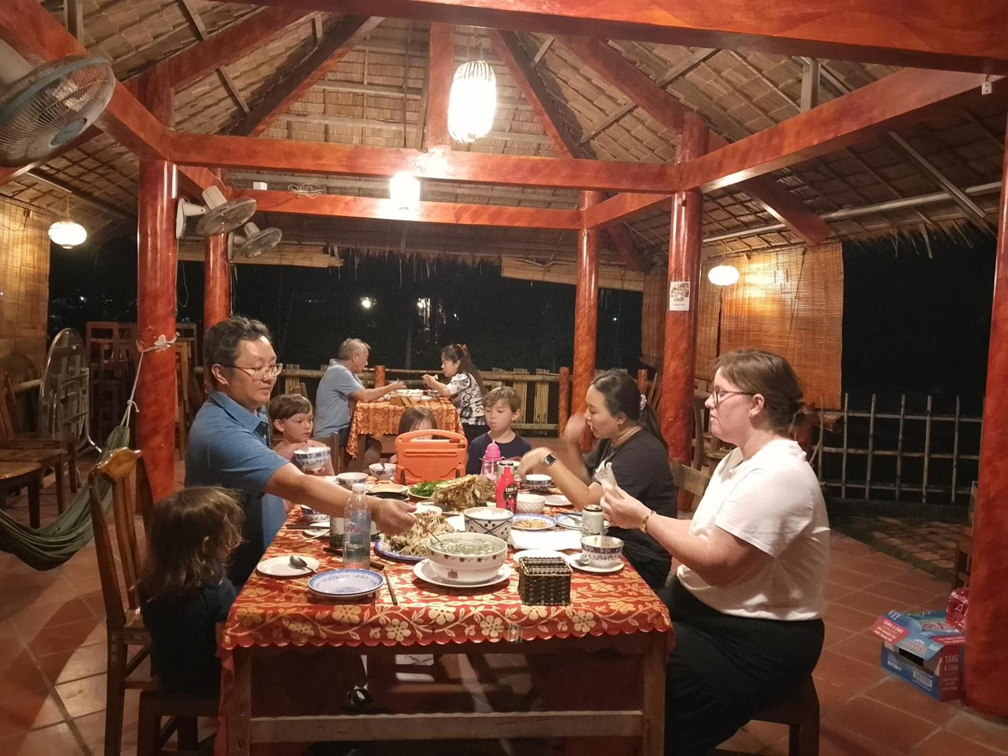 Mekong Riverside Homestay Vĩnh Long Eksteriør bilde